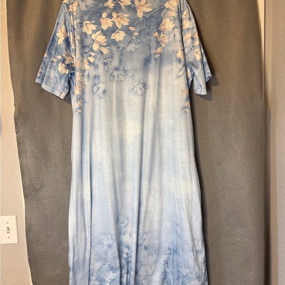 Source Unknown Blue Floral Robe. Excellent Condition - Picture 4 of 4